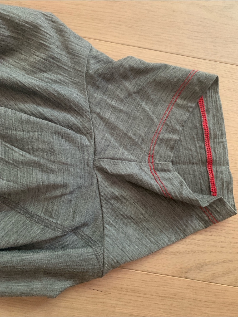 Icebreaker Merino lightweight 150 Mens M Crew Neck Shirt Outdoor Running Camping - Picture 8 of 9